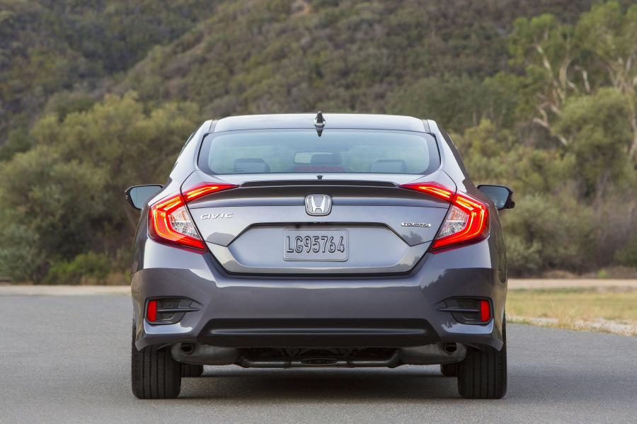  Honda Civic Touring Sedan (FC1) 2015 года  (NA) (фото 26 из 40)
